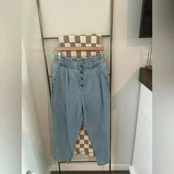 AMERICAN EAGLE CHAMBRAY BOTTOMS SIZE LARGE - Picture 1 of 6